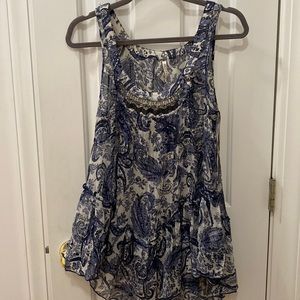 Willow and Clay sleeveless top blue and cream with beading at the neck line